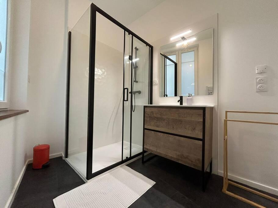 Apartment Bombai, L'elegance Et Le Confort Chaleureux Reims
